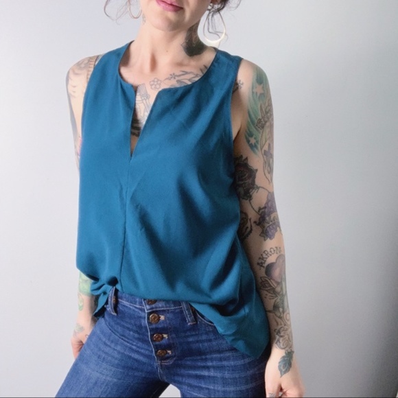 BANANA REPUBLIC Split Neck Top in Legion Blue - Picture 2 of 6